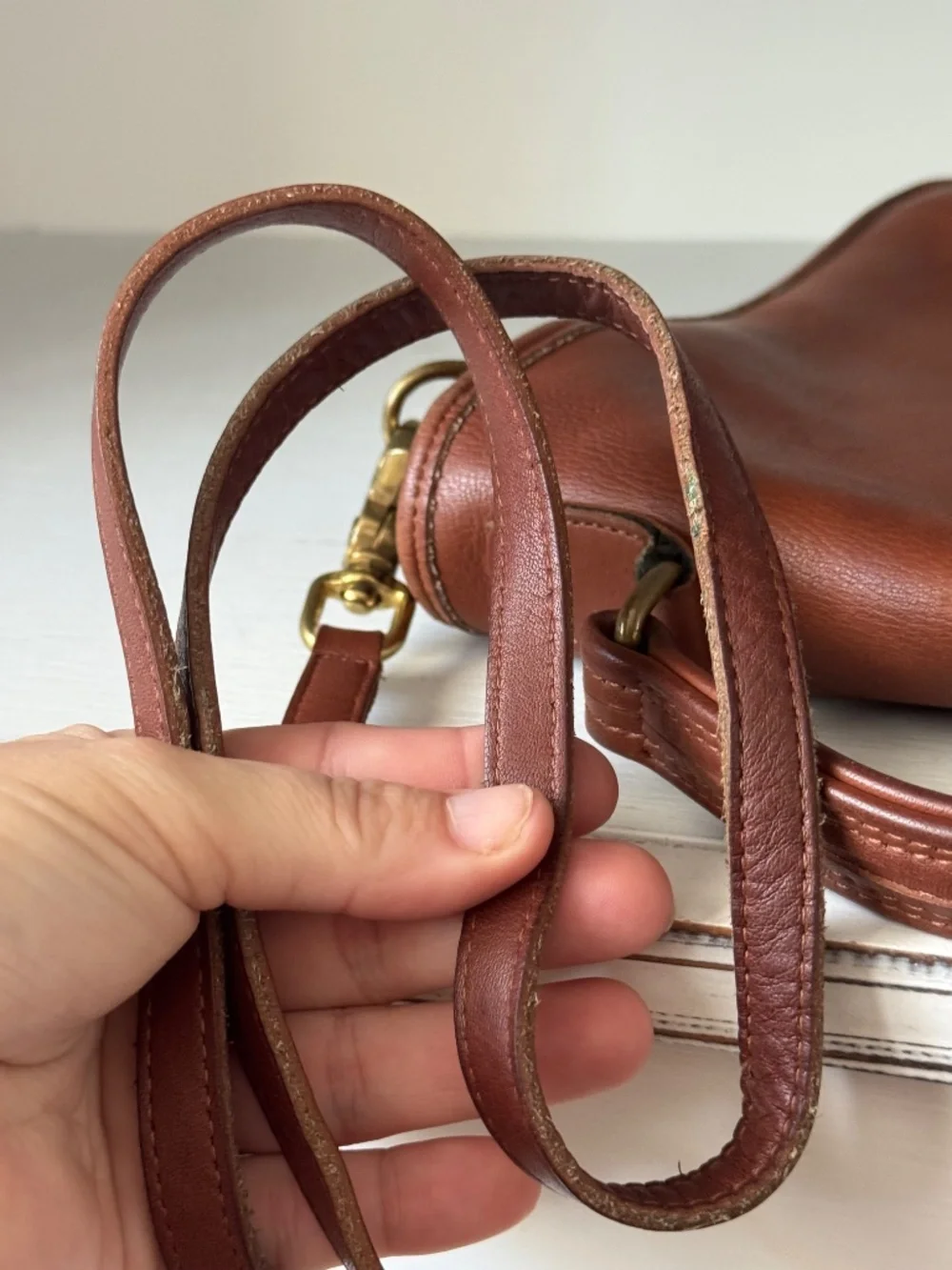 Vintage Coach Station Crossbody Turn lock 5130 British Tan Leather 1990s USA - Picture 14 of 14